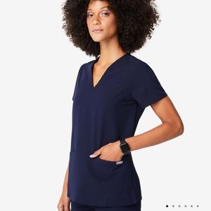 LIKE NEW! Figs Casma Three Pocket Scrub Top